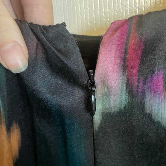 GUESS by Marciano Black Multicolor Watercolor Sheath Dress Cocktail Size Small - Picture 3 of 6